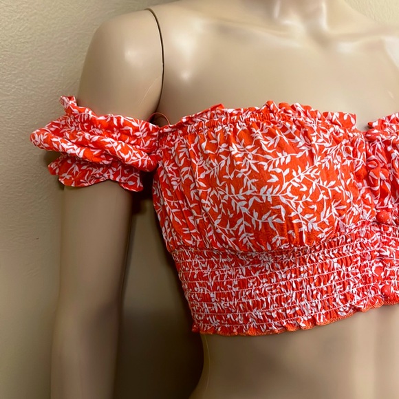 Ruby and Jenna crop top must have every girl needs 10😎🤔🥰 - Picture 3 of 4